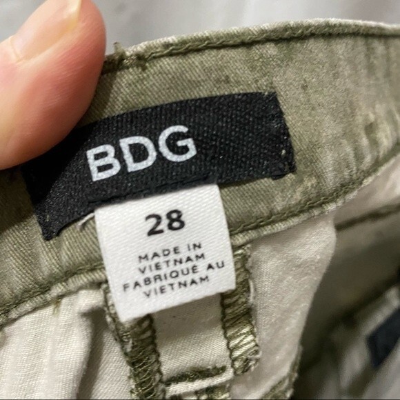Urban Outfitters BDG Green Camo Moto Zipper Ankle Pants Size 28 - Picture 9 of 9